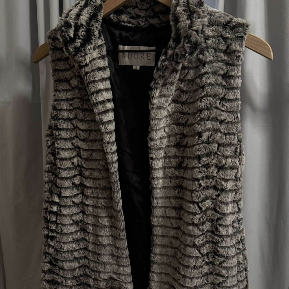 Adore Women's Textured Gray Vest